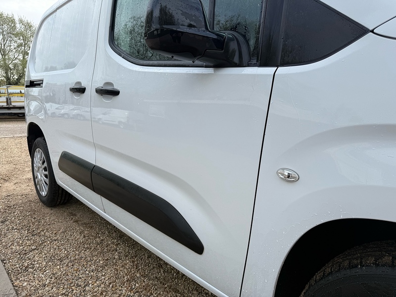Toyota 1.5 BlueHDi Icon L1 H1 SWB PANEL VAN - WHITE