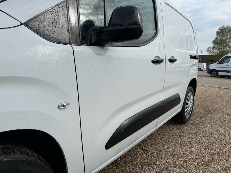 Toyota 1.5 BlueHDi Icon L1 H1 SWB PANEL VAN - WHITE