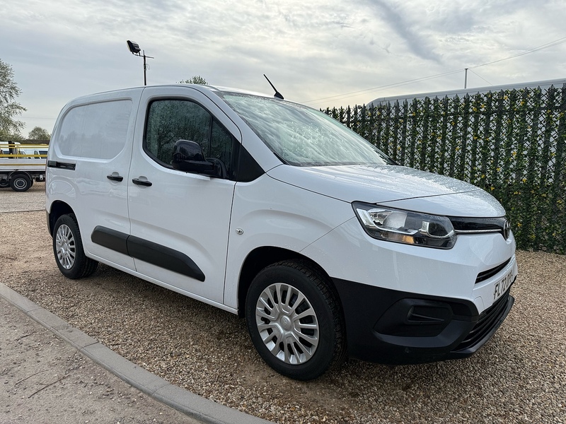 Toyota 1.5 BlueHDi Icon L1 H1 SWB PANEL VAN - WHITE
