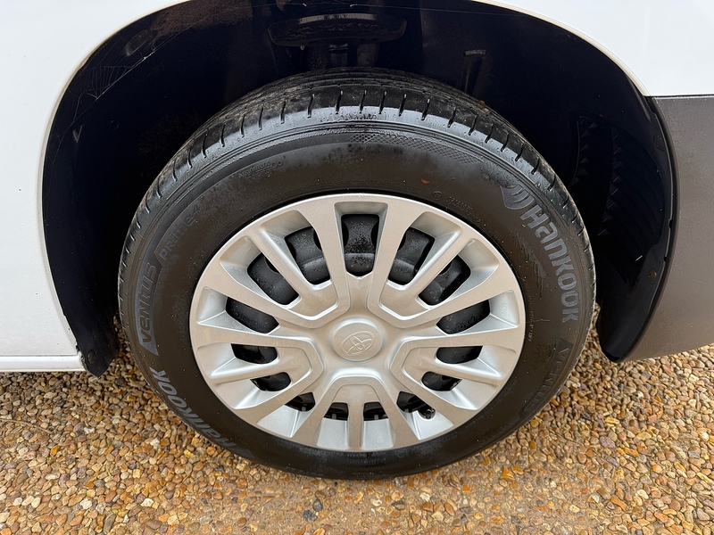 Toyota BlueHDi Icon Short Panel Van 5dr Diesel Manual SWB Euro 6 (s/s) (100 bhp) L1 1.5 5dr Panel Van Manual Diesel
