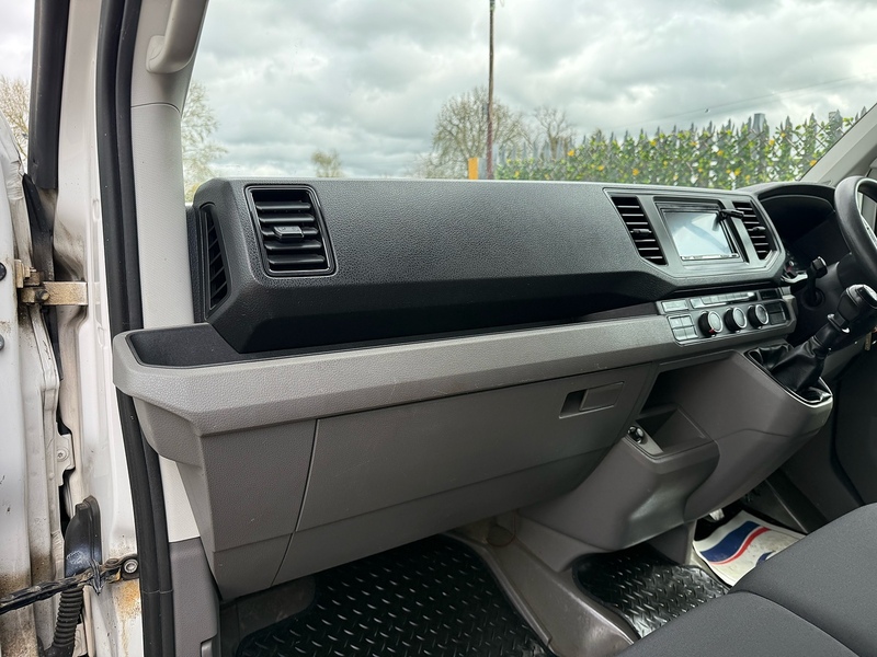 Volkswagen 2.0 TDi CR30 Startline L2 H3 MWB PANEL VAN - WHITE 2.0 5dr Panel Van Manual Diesel