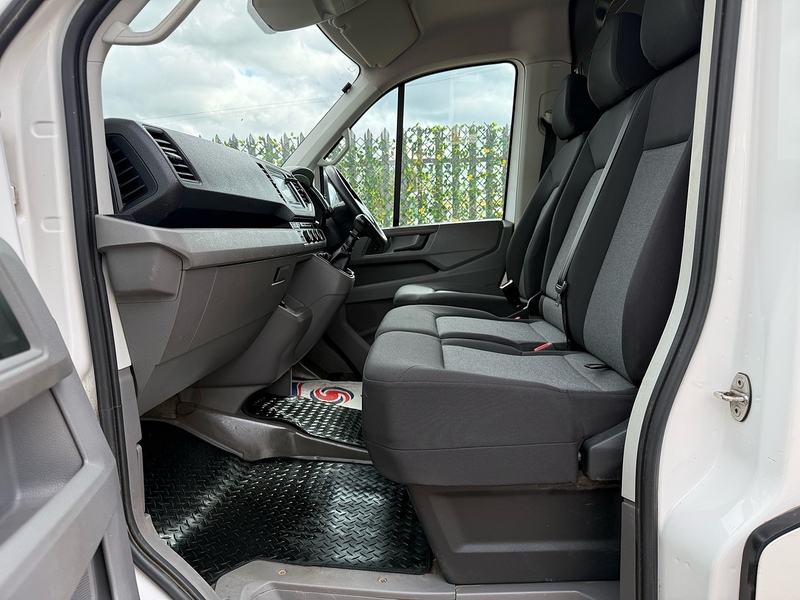 Volkswagen 2.0 TDi CR30 Startline L2 H3 MWB PANEL VAN - WHITE 2.0 5dr Panel Van Manual Diesel