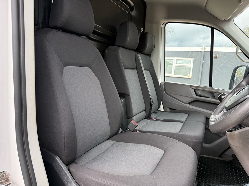 Volkswagen 2.0 TDi CR30 Startline L2 H3 MWB PANEL VAN - WHITE 2.0 5dr Panel Van Manual Diesel