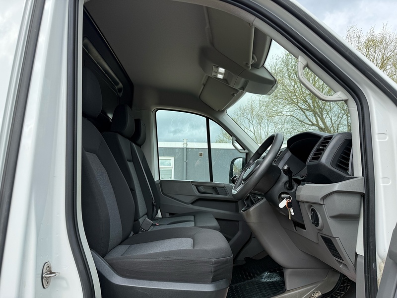 Volkswagen 2.0 TDi CR30 Startline L2 H3 MWB PANEL VAN - WHITE 2.0 5dr Panel Van Manual Diesel