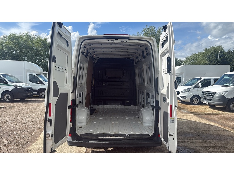 Volkswagen 2.0 TDi CR30 Startline L2 H3 MWB PANEL VAN - WHITE 2.0 5dr Panel Van Manual Diesel