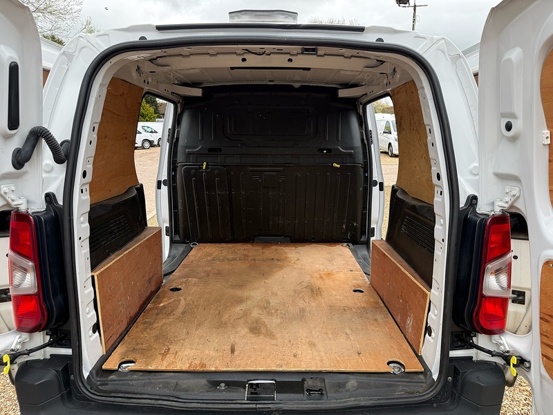 Toyota 1.5 BlueHDi Icon L1 H1 SWB PANEL VAN - WHITE