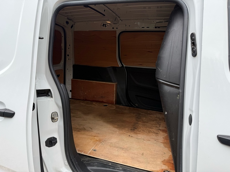 Toyota 1.5 BlueHDi Icon L1 H1 SWB PANEL VAN - WHITE