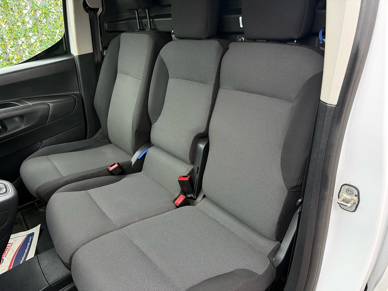 Toyota 1.5 BlueHDi Icon L1 H1 SWB PANEL VAN - WHITE