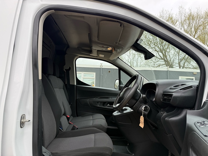 Toyota 1.5 BlueHDi Icon L1 H1 SWB PANEL VAN - WHITE