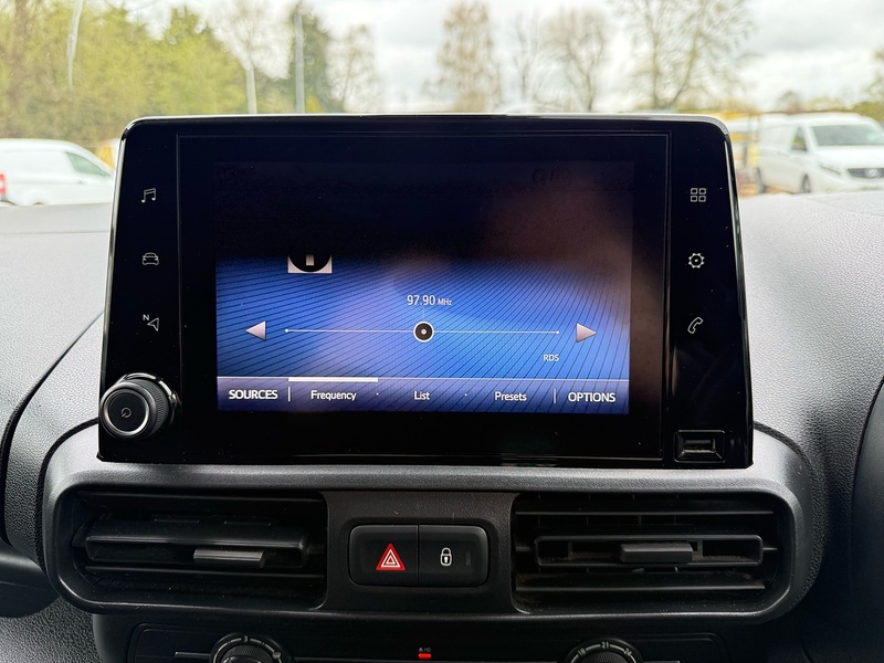 Toyota 1.5 BlueHDi Icon L1 H1 SWB PANEL VAN - WHITE