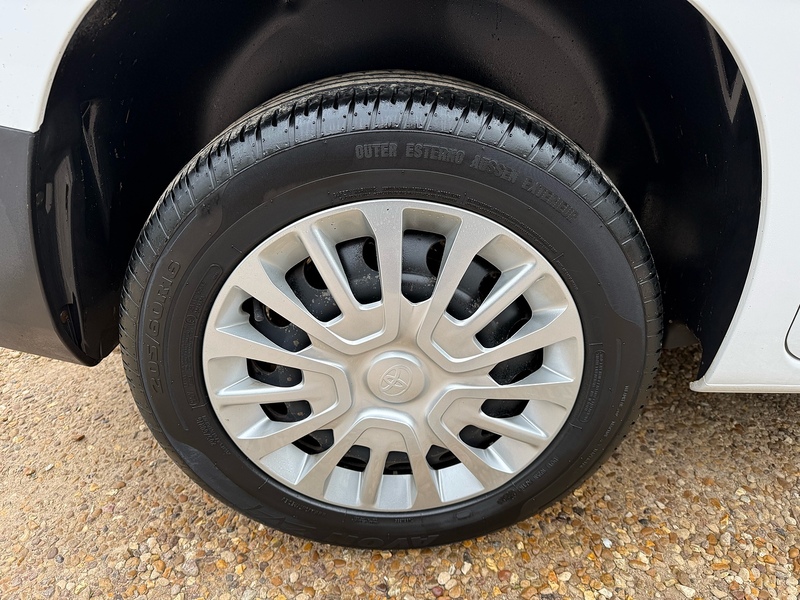 Toyota 1.5 BlueHDi Icon L1 H1 SWB PANEL VAN - WHITE