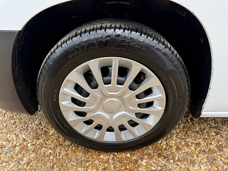 Toyota 1.5 BlueHDi Icon L1 H1 SWB PANEL VAN - WHITE