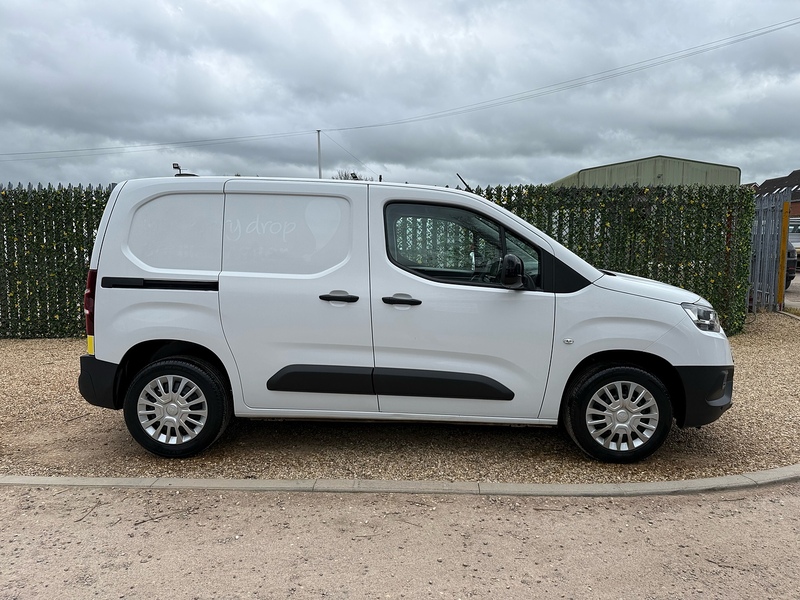 Toyota 1.5 BlueHDi Icon L1 H1 SWB PANEL VAN - WHITE