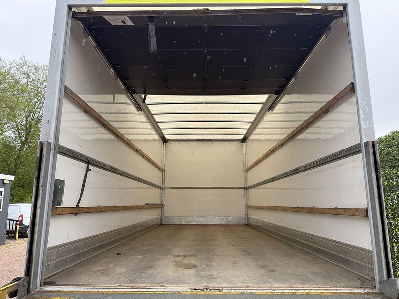 DAF Box Van With Taillift 7.5 Ton Manual 4 X 2 4.5 Box Van Diesel
