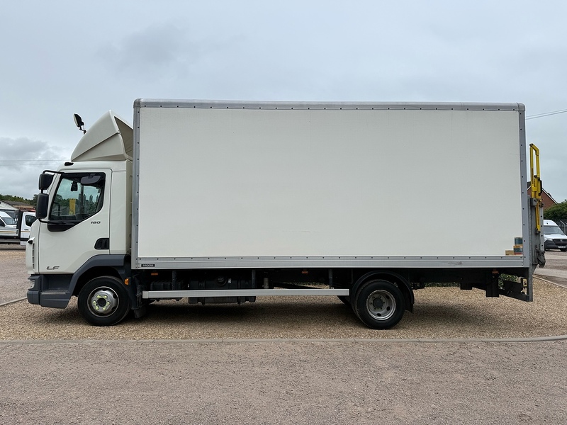 DAF Box Van With Taillift 7.5 Ton Manual 4 X 2 4.5 Box Van Diesel