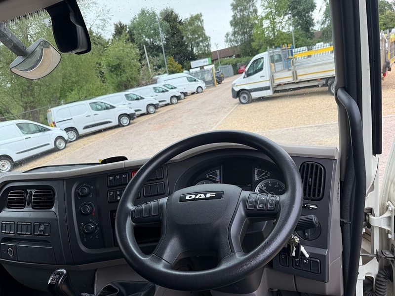 DAF Box Van With Taillift 7.5 Ton Manual 4 X 2 4.5 Box Van Diesel