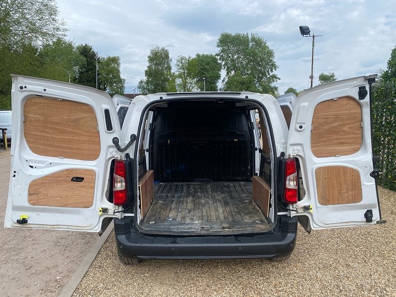 Toyota 1.5 BlueHDi Icon L1 H1 SWB PANEL VAN - WHITE