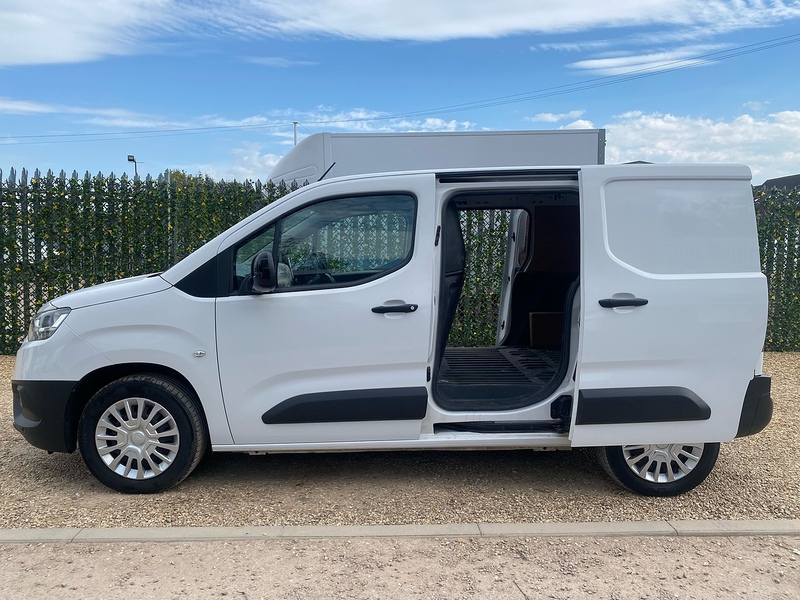 Toyota 1.5 BlueHDi Icon L1 H1 SWB PANEL VAN - WHITE