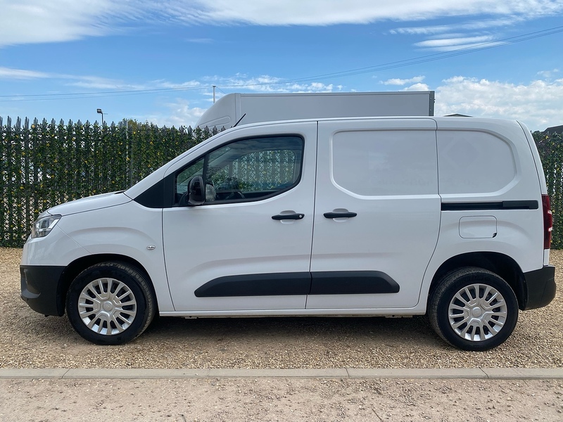 Toyota 1.5 BlueHDi Icon L1 H1 SWB PANEL VAN - WHITE