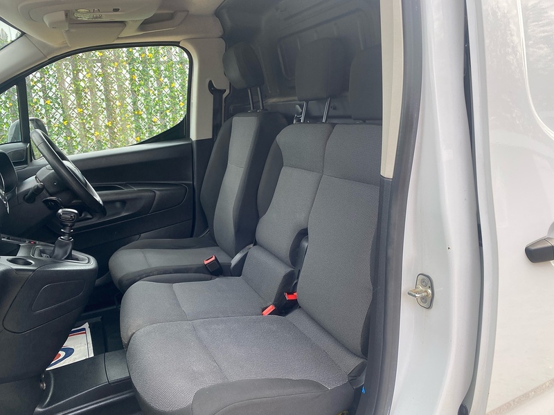 Toyota 1.5 BlueHDi Icon L1 H1 SWB PANEL VAN - WHITE