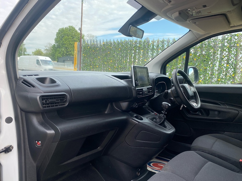 Toyota 1.5 BlueHDi Icon L1 H1 SWB PANEL VAN - WHITE