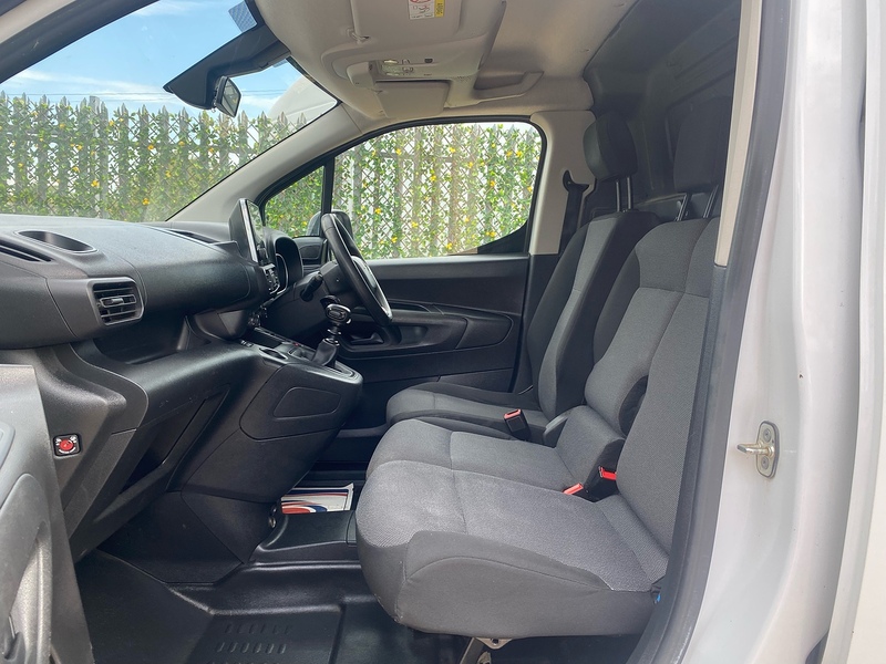Toyota 1.5 BlueHDi Icon L1 H1 SWB PANEL VAN - WHITE