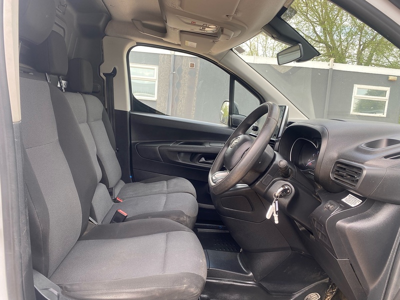 Toyota 1.5 BlueHDi Icon L1 H1 SWB PANEL VAN - WHITE