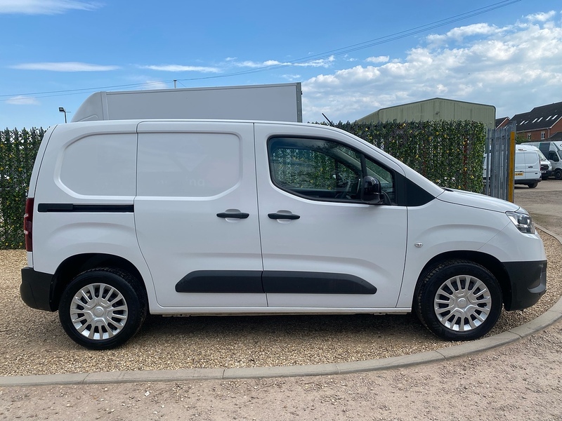 Toyota 1.5 BlueHDi Icon L1 H1 SWB PANEL VAN - WHITE