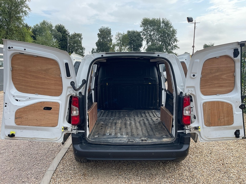 Toyota 1.5 BlueHDi Icon L1 H1 SWB PANEL VAN - WHITE