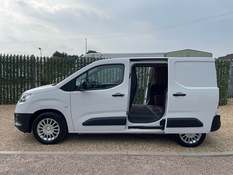 Toyota 1.5 BlueHDi Icon L1 H1 SWB PANEL VAN - WHITE