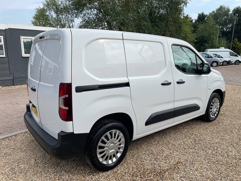 Toyota 1.5 BlueHDi Icon L1 H1 SWB PANEL VAN - WHITE
