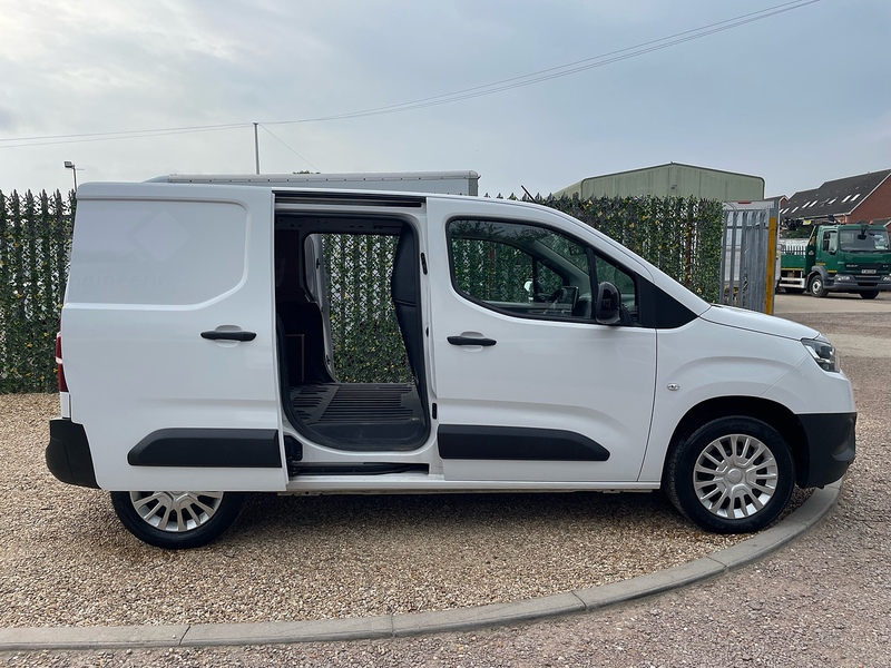 Toyota 1.5 BlueHDi Icon L1 H1 SWB PANEL VAN - WHITE