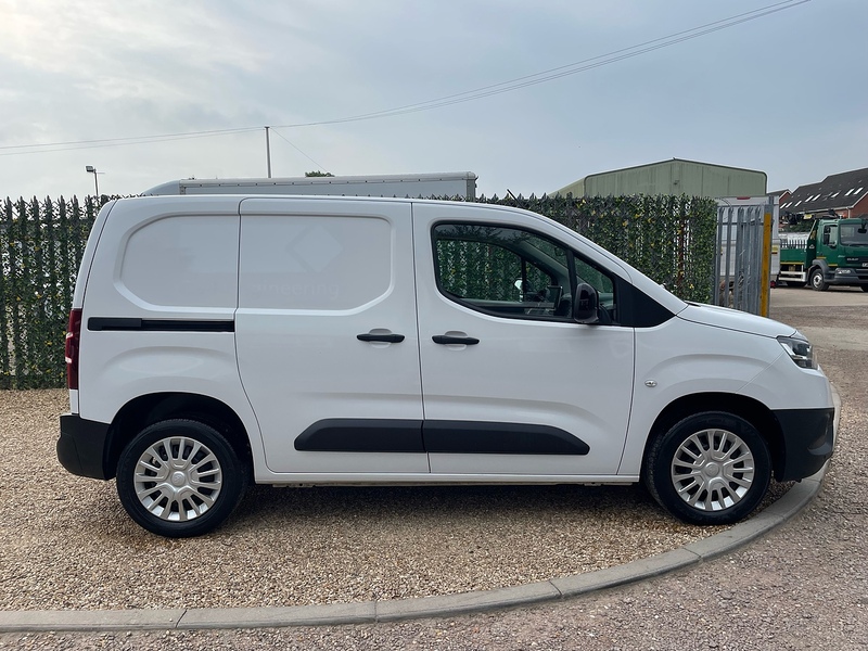 Toyota 1.5 BlueHDi Icon L1 H1 SWB PANEL VAN - WHITE