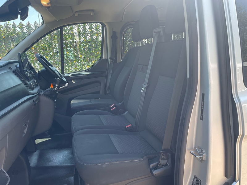 Ford 320 2.0 EcoBlue Trend L2 H1 LWB MINIBUS - 9 SEATS