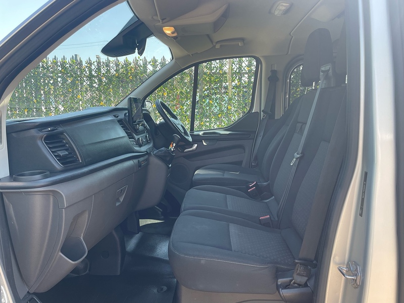 Ford 320 2.0 EcoBlue Trend L2 H1 LWB MINIBUS - 9 SEATS