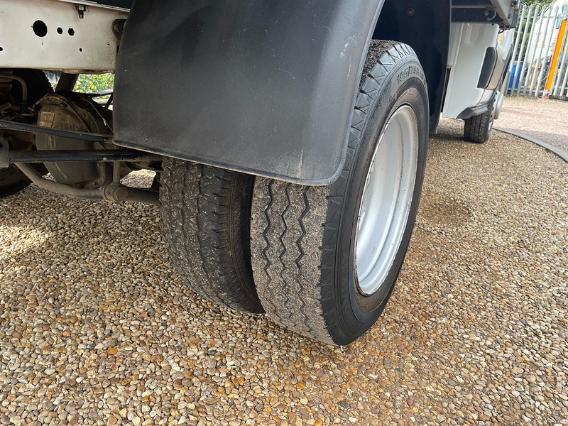 Ford 350 2.0 EcoBlue Leader MWB TIPPER - WHITE