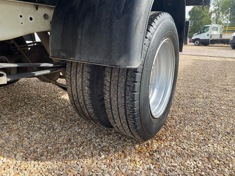 Ford 350 2.0 EcoBlue Leader MWB TIPPER - WHITE