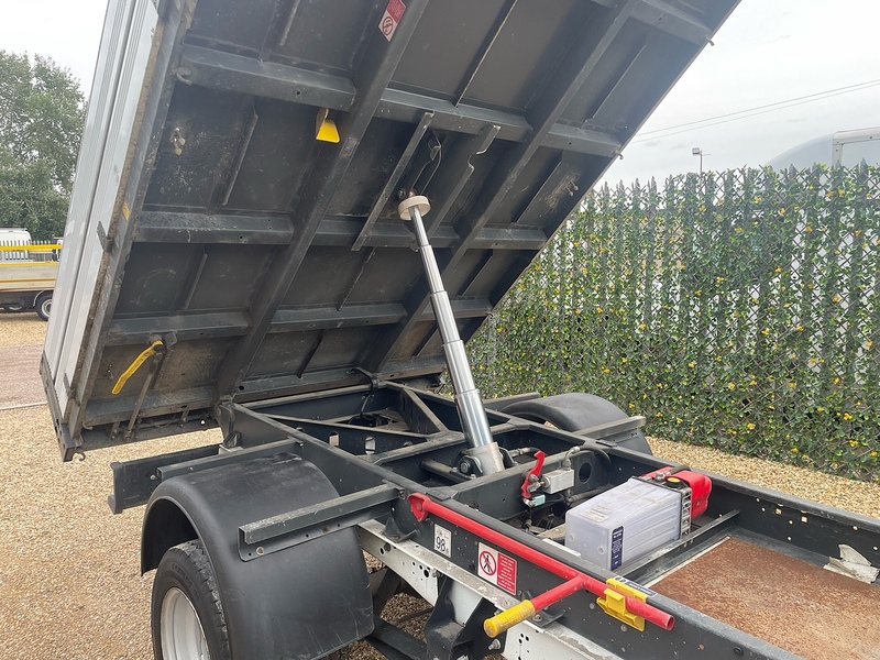 Ford 350 2.0 EcoBlue Leader MWB TIPPER - WHITE