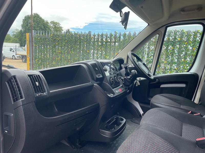 Peugeot 2.2 BlueHDi 335 L3 LWB LOW & GO TAIL RAMP - PLANT TRUCK