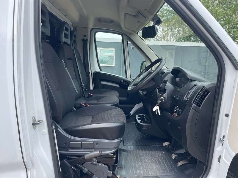 Peugeot 2.2 BlueHDi 335 L3 LWB LOW & GO TAIL RAMP - PLANT TRUCK