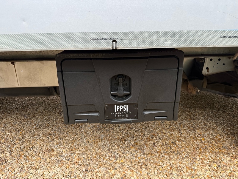 Ford 350 2.0 EcoBlue Leader L4 XLWB DROPSIDE  - SILVER