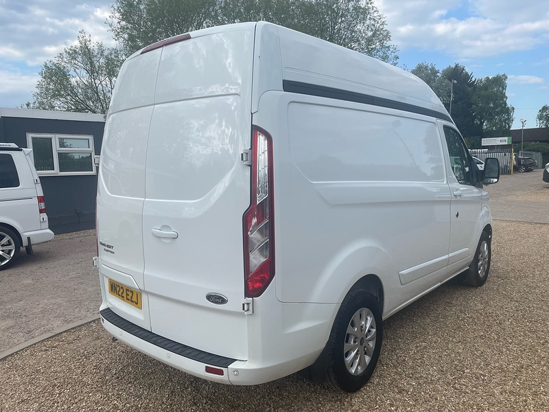 Ford 300 EcoBlue Limited L1 H2 PANEL VAN 2.0 5dr Panel Van Manual Diesel
