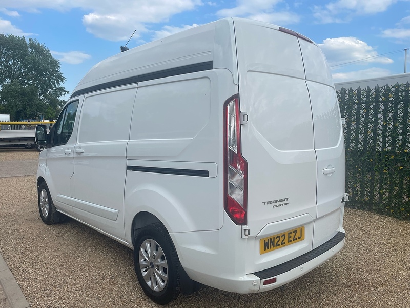 Ford 300 EcoBlue Limited L1 H2 PANEL VAN 2.0 5dr Panel Van Manual Diesel