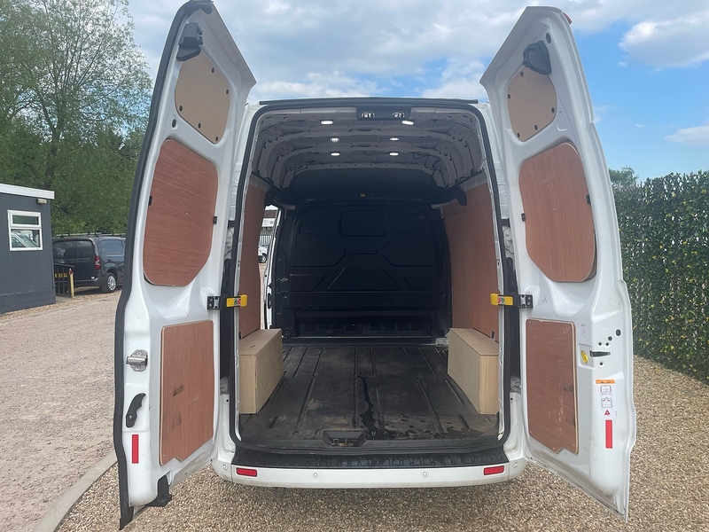 Ford 300 EcoBlue Limited L1 H2 PANEL VAN 2.0 5dr Panel Van Manual Diesel