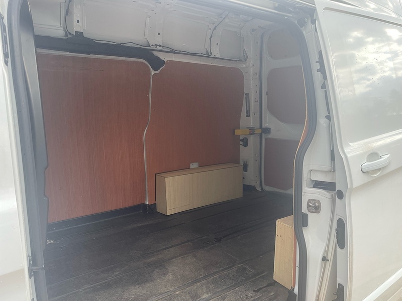 Ford 300 EcoBlue Limited L1 H2 PANEL VAN 2.0 5dr Panel Van Manual Diesel