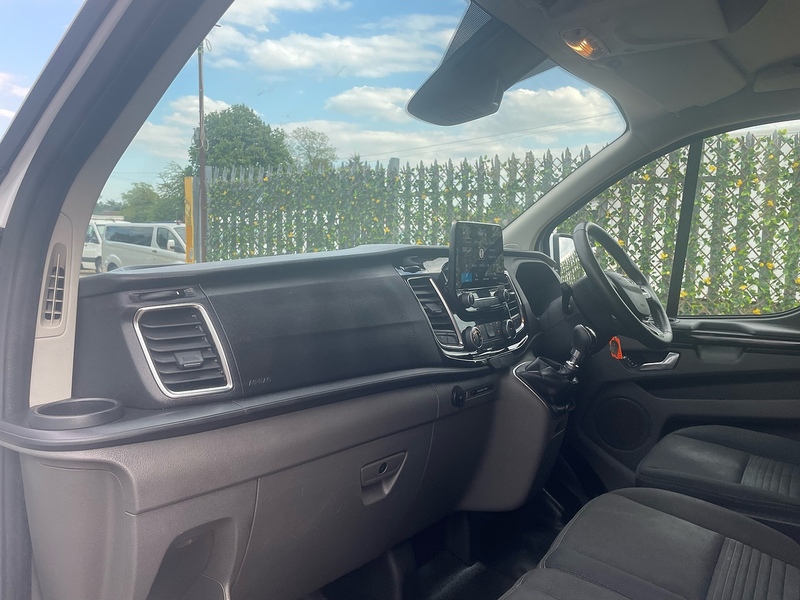 Ford 300 EcoBlue Limited L1 H2 PANEL VAN 2.0 5dr Panel Van Manual Diesel