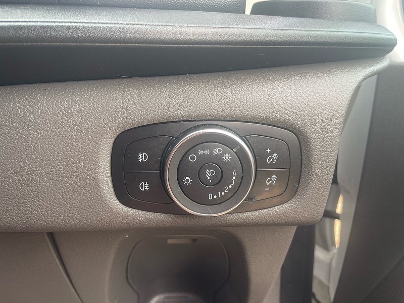 Ford 300 EcoBlue Limited L1 H2 PANEL VAN 2.0 5dr Panel Van Manual Diesel