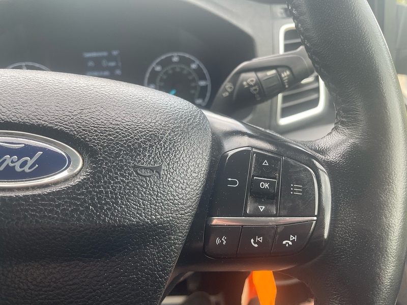 Ford 300 EcoBlue Limited L1 H2 PANEL VAN 2.0 5dr Panel Van Manual Diesel