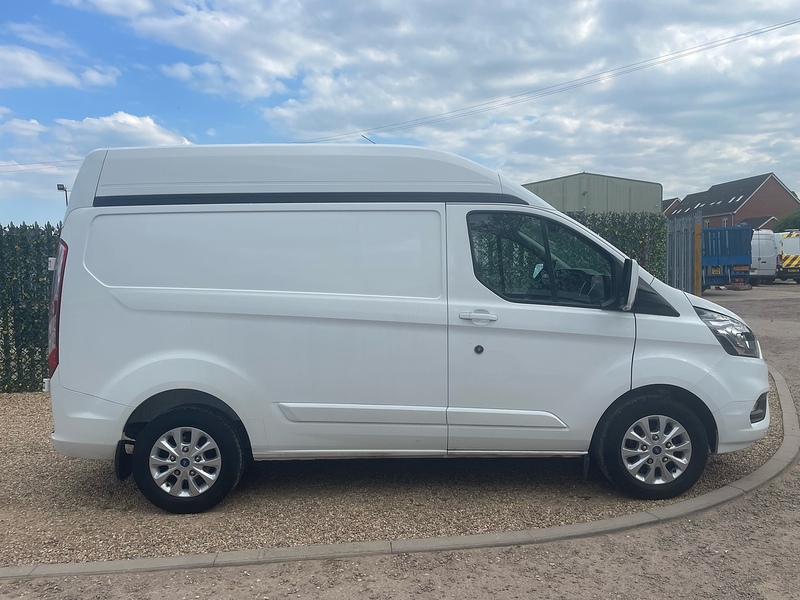 Ford 300 EcoBlue Limited L1 H2 PANEL VAN 2.0 5dr Panel Van Manual Diesel