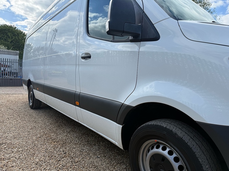 Mercedes-Benz 315 CDI Progressive 2.0 L3 LWB PANEL VAN - WHITE
